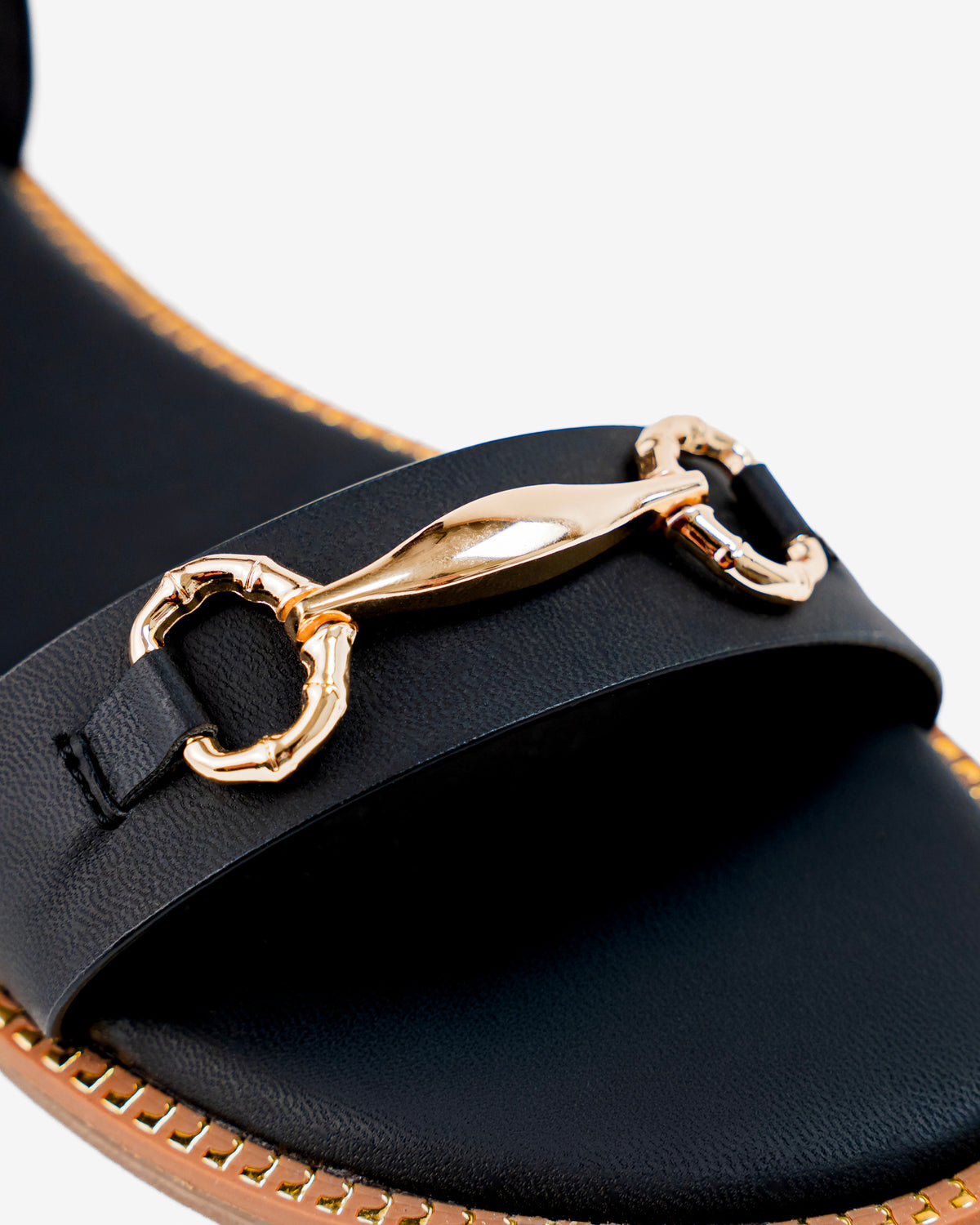 Avery Sandal