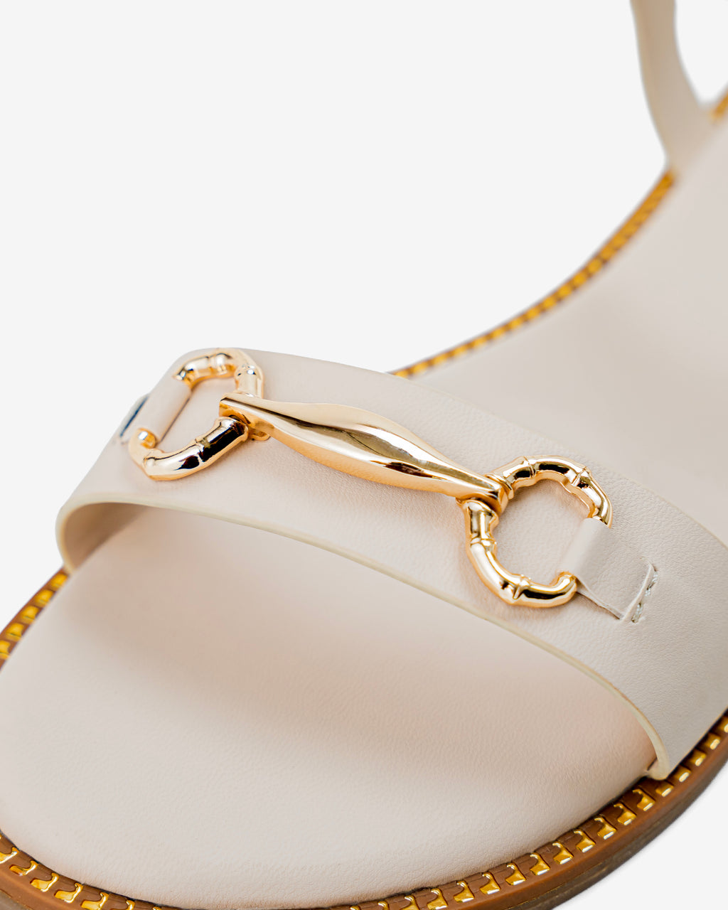 Avery Sandal